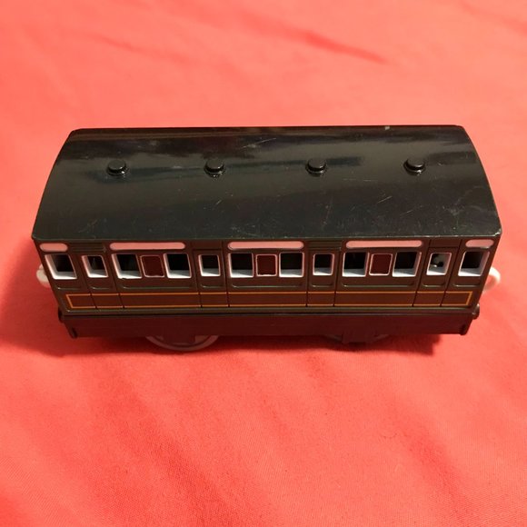 Thomas & Friends Passenger Coaches - 7 in total - Picture 7 of 15